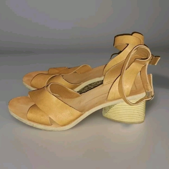 Dolce Vita Camel Roman Flared Heeled Sandal Size 9.5 Athena Beige Tan SB5#21 - Picture 1 of 7